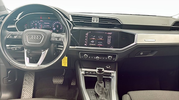 Audi Q3 10 of 12