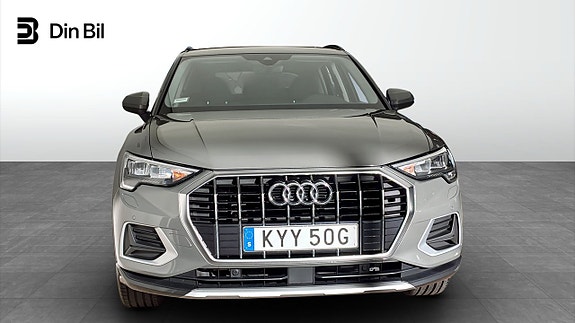 Audi Q3 4 of 12