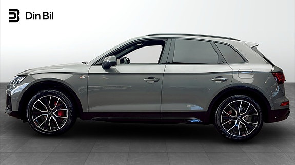 Audi Q5 2 of 12