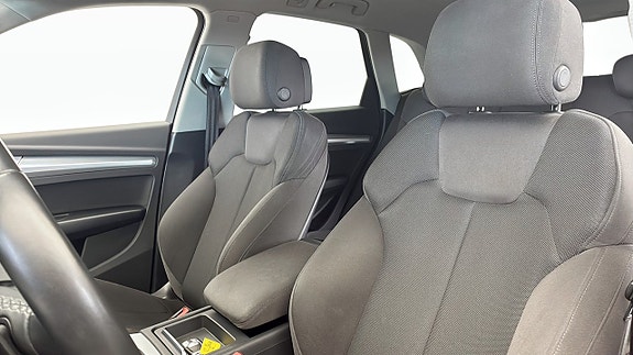 Audi Q5 8 of 12