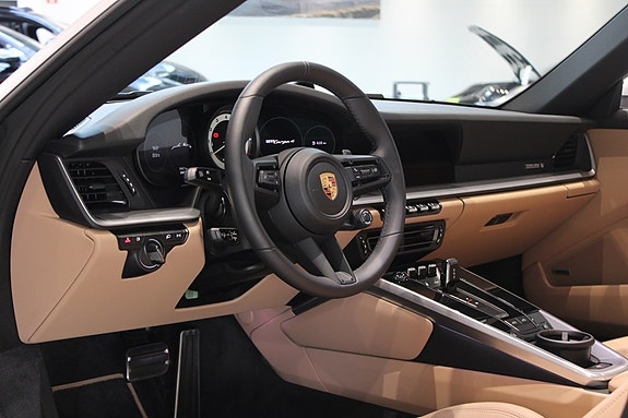 Porsche 911 Targa 4 5 of 16