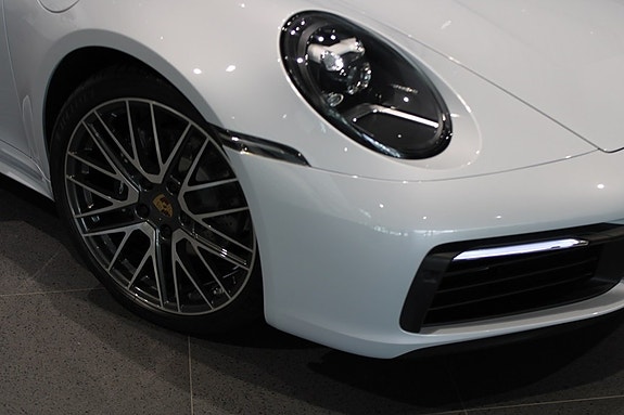 Porsche 911 Targa 4 8 of 16