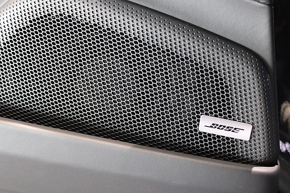 Porsche Panamera 4 14 of 16