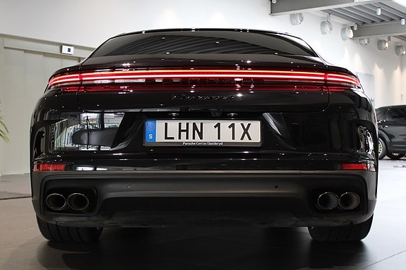 Porsche Panamera 4 6 of 16