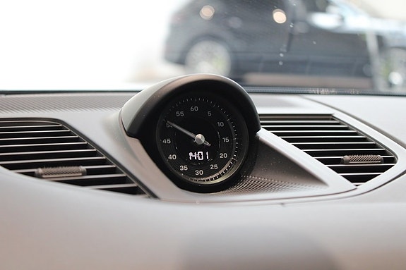 Porsche Panamera 4 12 of 16