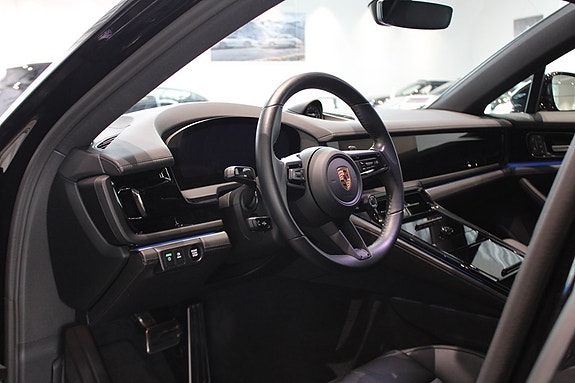 Porsche Panamera 4 3 of 16