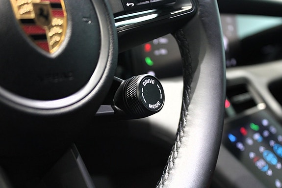Porsche Taycan 4 14 of 16