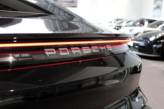 Porsche Taycan 4 16 of 16