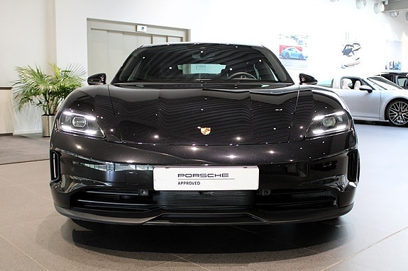 Porsche Taycan 4 6 of 16