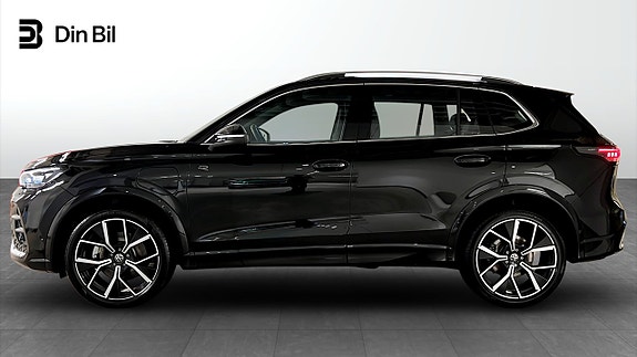 Volkswagen Tiguan 2 of 26