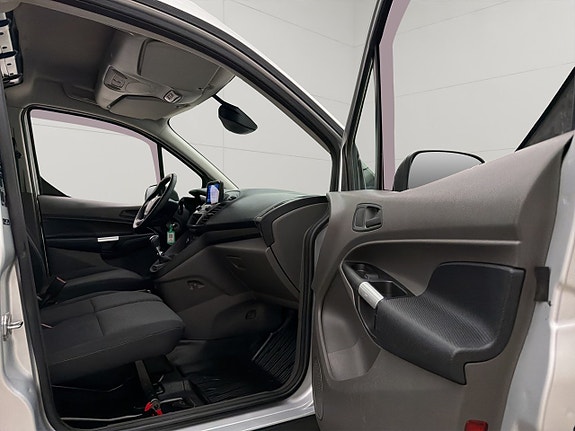 Ford Transit Connect 26 of 30