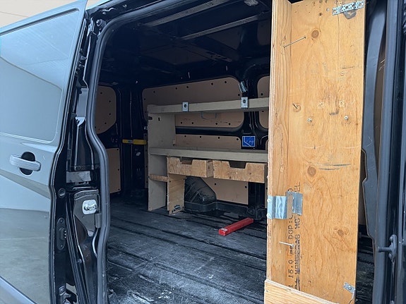 Ford Transit Custom 14 of 30
