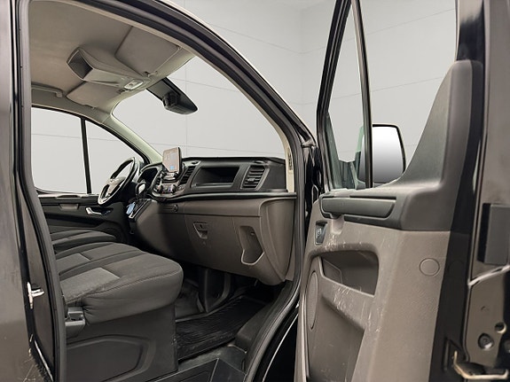 Ford Transit Custom 26 of 30