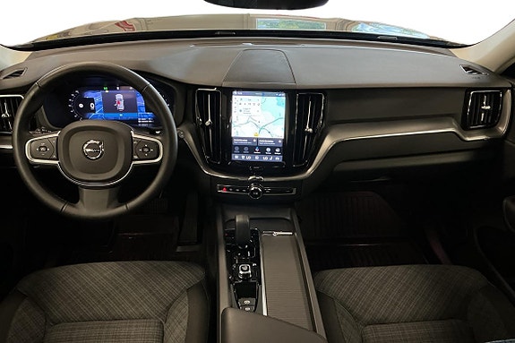 Volvo XC60 10 of 28