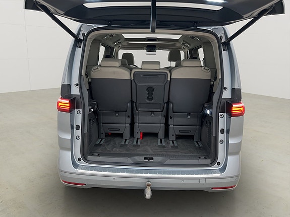 Volkswagen Multivan 13 of 30