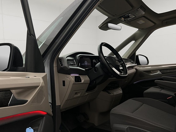 Volkswagen Multivan 16 of 30