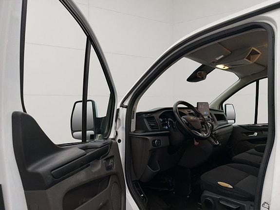 Ford Transit Custom 16 of 30