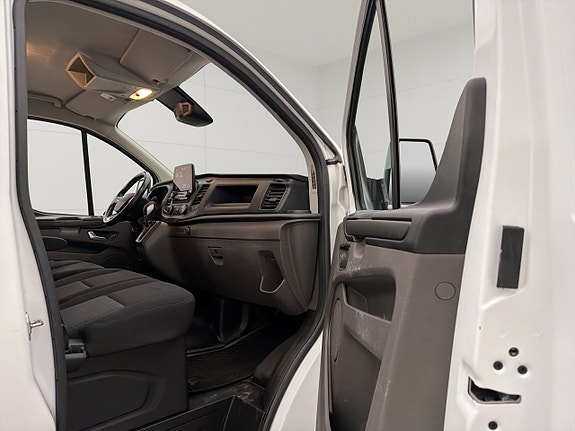 Ford Transit Custom 27 of 30