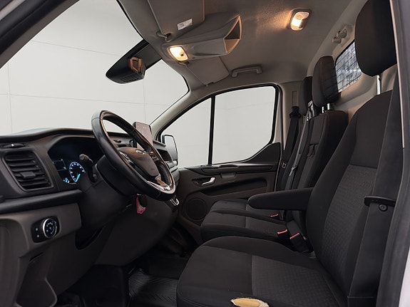 Ford Transit Custom 17 of 30
