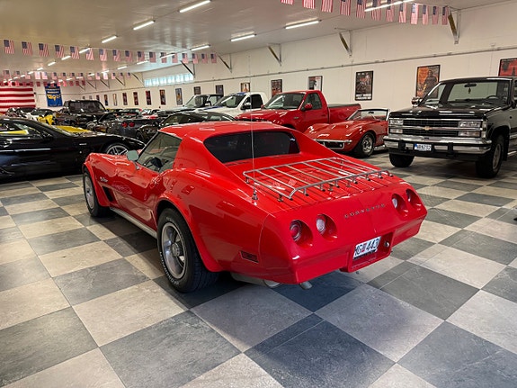 Chevrolet Corvette 9 of 26