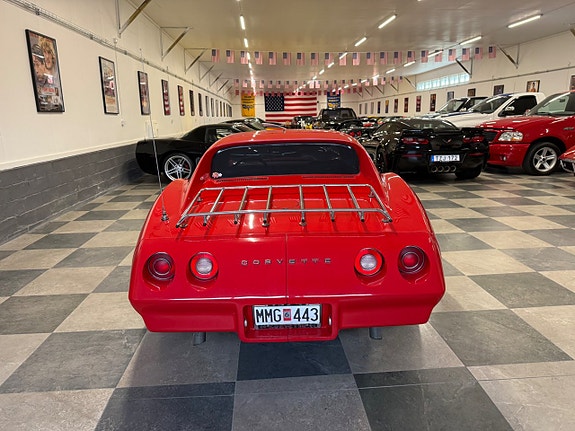 Chevrolet Corvette 10 of 26