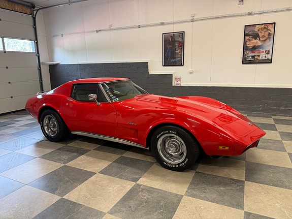 Chevrolet Corvette 2 of 26