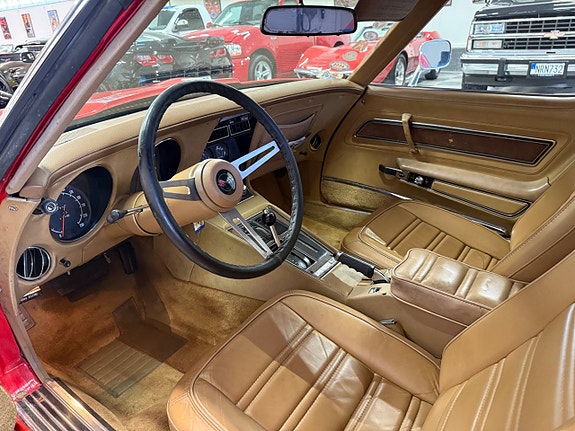 Chevrolet Corvette 21 of 26