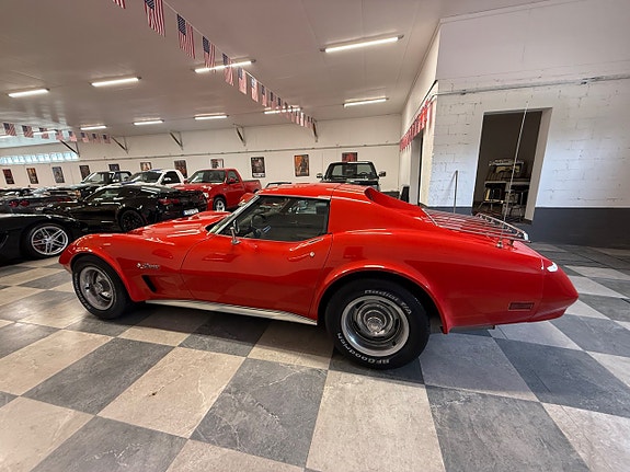 Chevrolet Corvette 8 of 26