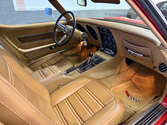 Chevrolet Corvette 24 of 26