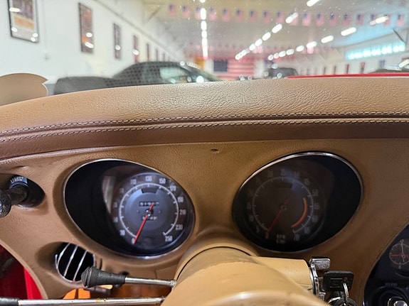 Chevrolet Corvette 22 of 26