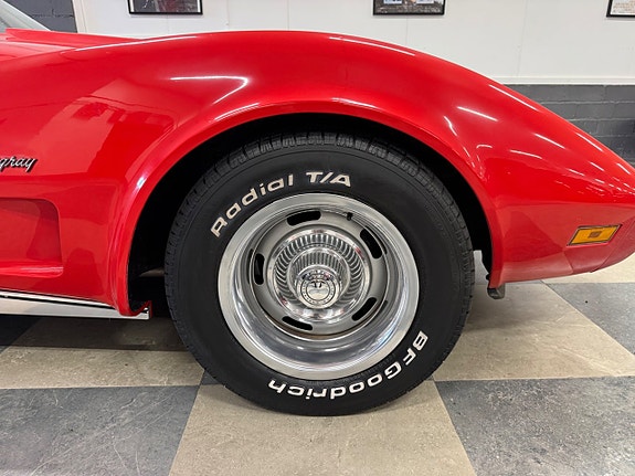 Chevrolet Corvette 13 of 26