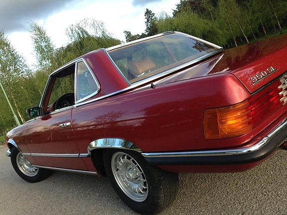Mercedes-Benz 350 SL 2 of 4