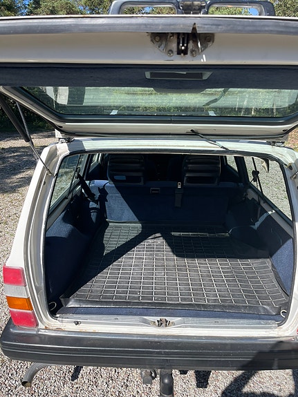 Volvo 240 2 of 8