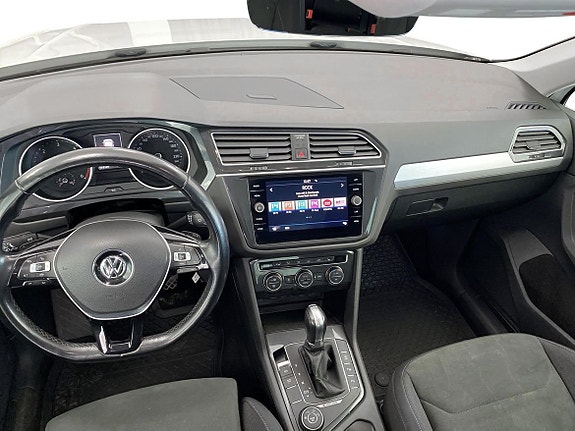 Volkswagen Tiguan 8 of 13
