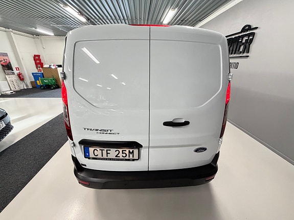 Ford Transit Connect 21 of 23