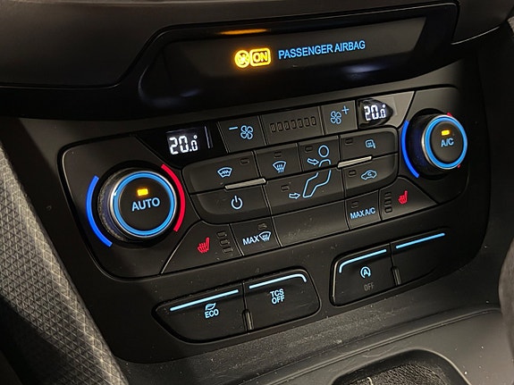 Ford Transit Connect 13 of 23