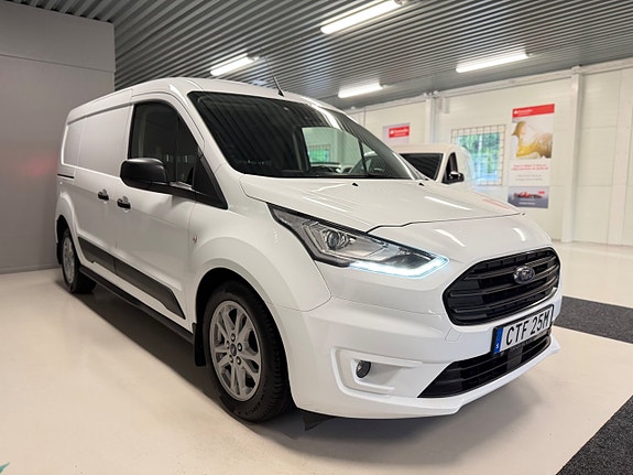 Ford Transit Connect 2 of 23