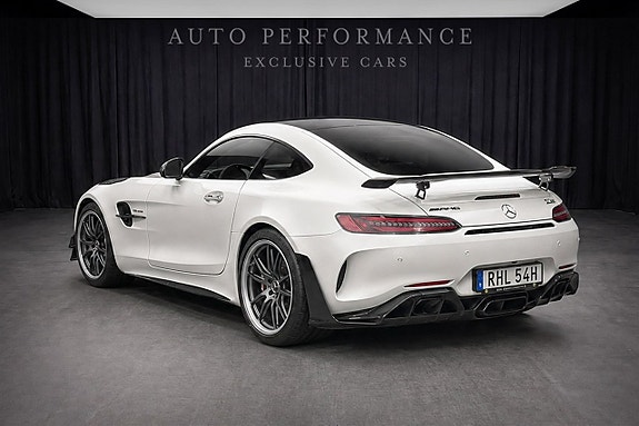 Mercedes-Benz AMG GT R 3 of 12