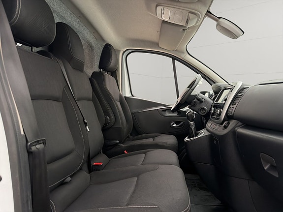 Renault Trafic 28 of 30