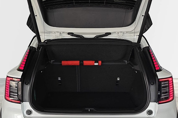 Volvo EX30 14 of 17
