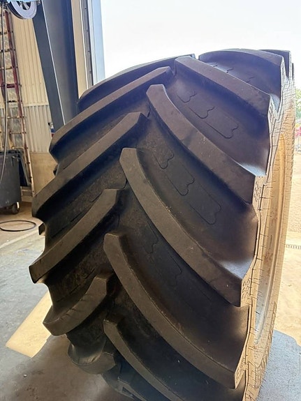 Hjul Puma/T7 BKT IF900/50R42 & IF710/55R28 2 of 4