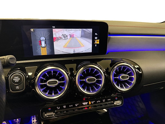Mercedes-Benz CLA220 14 of 18