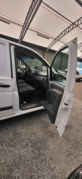 Mercedes-Benz Vito 111 8 of 11