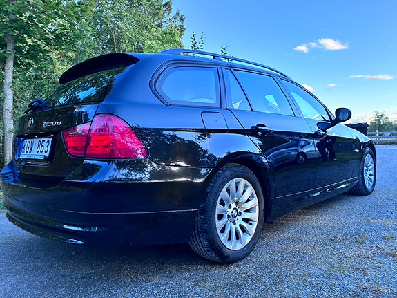 BMW 320d 2 of 6