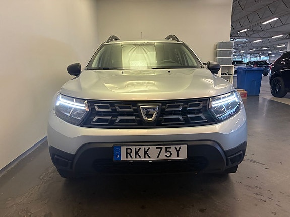 Dacia Duster 2 of 13