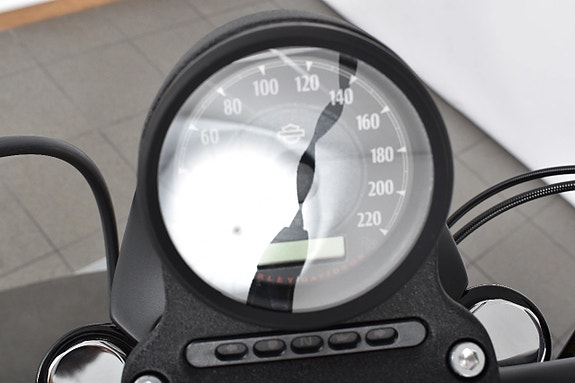 Harley-Davidson Sportster XL883N Iron ABS Nyservad 7 of 18