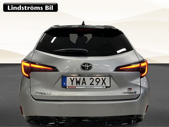 Toyota Corolla 8 of 24
