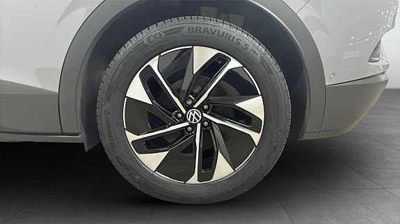Volkswagen ID.4 7 of 14