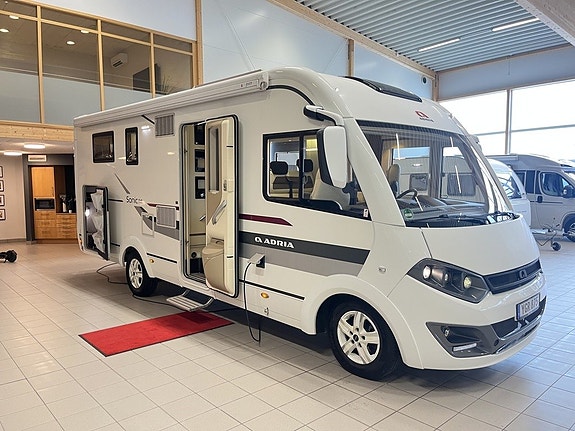 Adria SONIC 700 SC (TRUMA+4 250kg+Solcell+Ugn) 3 of 27