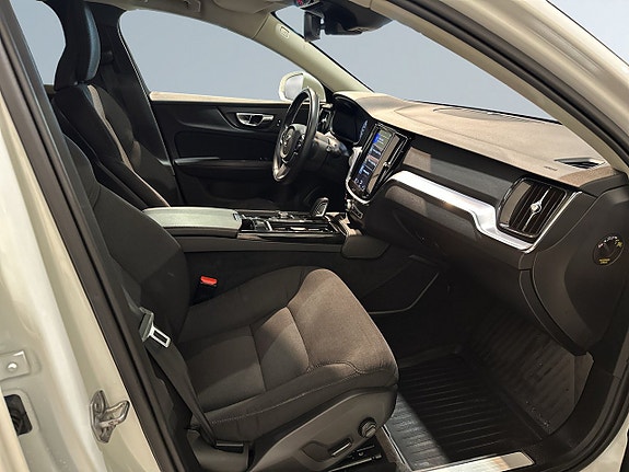 Volvo V60 10 of 23